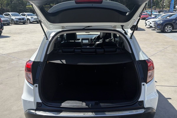 2017 Honda HR-V  VTi-L SUV Image 25