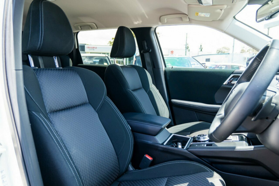 2023 Mitsubishi Outlander ZM LS SUV Image 18