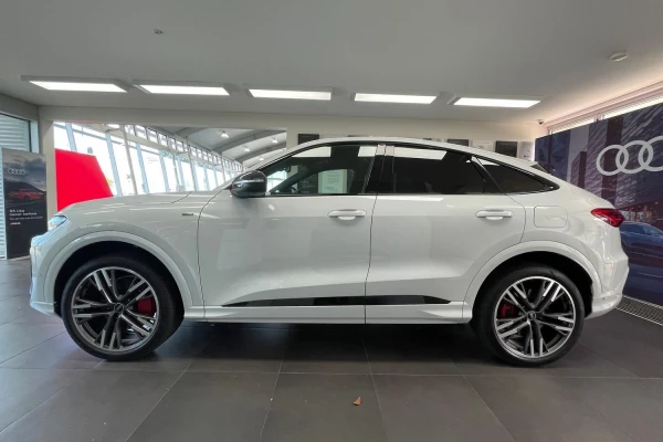2026 MY25 Audi Q5 GU e-hybrid 270kW Hatch Image 2