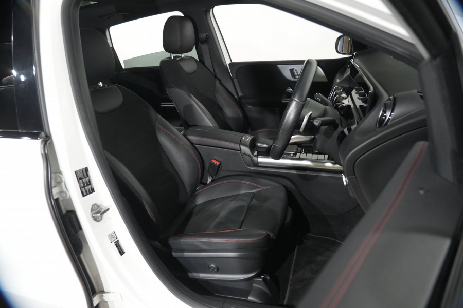 2021 Mercedes-Benz B180 Hatch