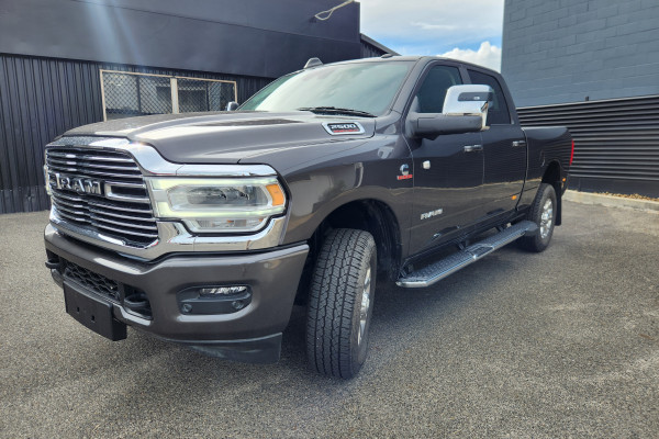 2023 Ram 2500 DJ Laramie Ute Image 3