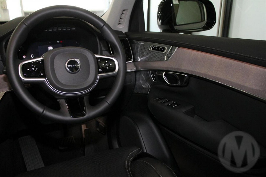 2026 Volvo XC90 L Series Ultra B5 Dark SUV Image 6