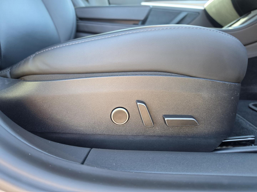 2021 Tesla Model 3  Long Range Sedan Image 19