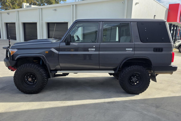 2022 Toyota LandCruiser VDJ76R WorkMate SUV Image 6