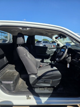2021 Mazda BT-50 TFS40J XT Cab Chassis image 14
