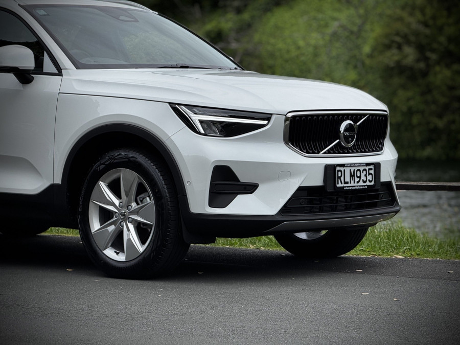 2025 Volvo XC40 XZ Plus B4 SUV Image 7