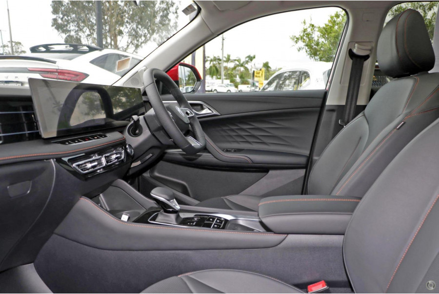 2024 MY24.5 MG HS AS33 Essence SUV Image 8