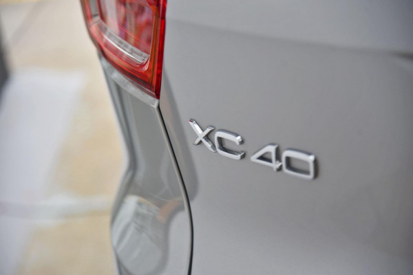 2023 MY24 Volvo XC40  Ultimate B4 Bright SUV Image 6