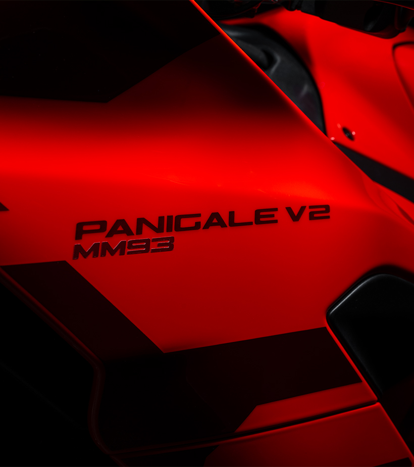 Dedicated celebrative livery inspired to the first tests as Ducati official rider Image