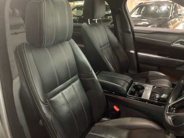 2021 Land Rover Range Rover Velar L560 P400 R-Dynamic HSE SUV image 11