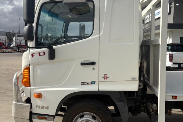 2016 Hino 500 FD Tray Image 4