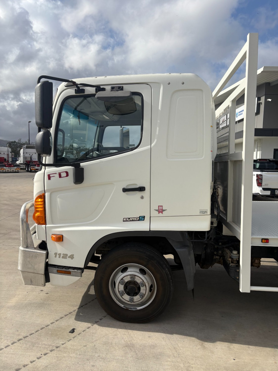 2016 Hino 500 FD Tray Image 4