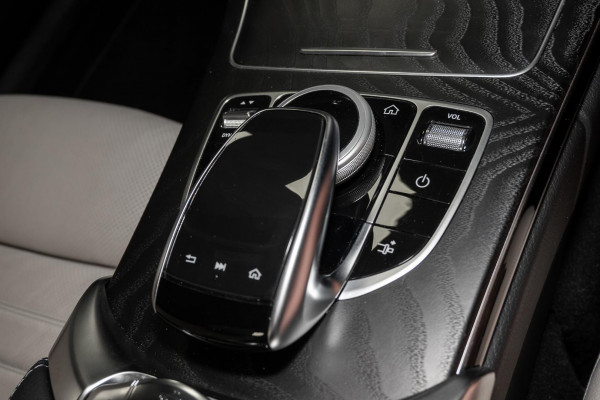 2021 Mercedes-Benz C-Class A205 C200 Convertible image 15