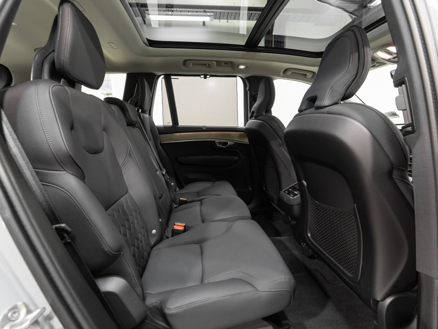 2025 Volvo XC90 L Series Ultra B5 Bright SUV Image 19