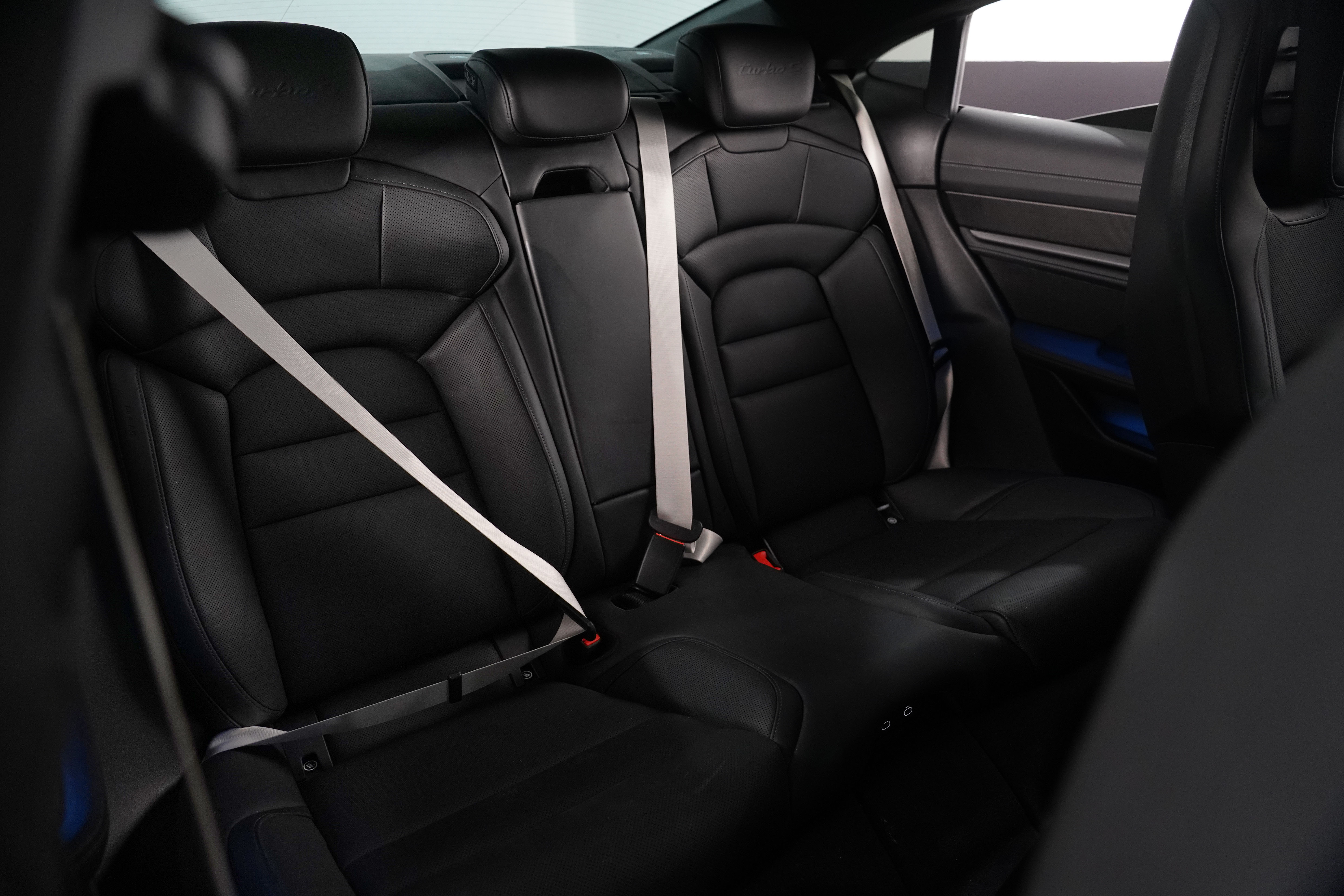 2020 Porsche Taycan Turbo S Coupe Image 33