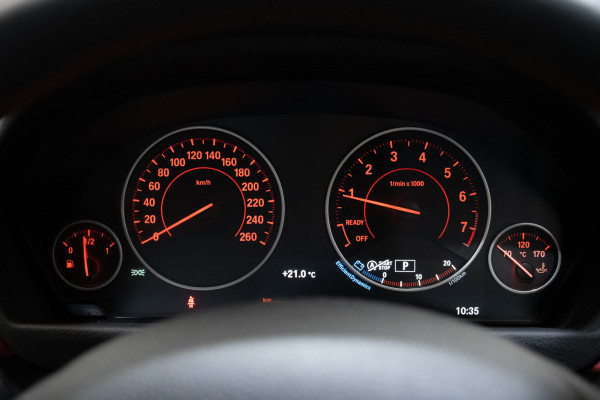 2016 BMW 3 Series 18i Sport Line Sedan Image 19