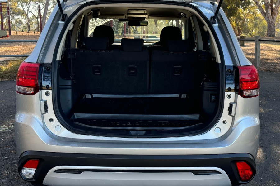 2020 Mitsubishi Outlander ZL ES Wagon Image 10