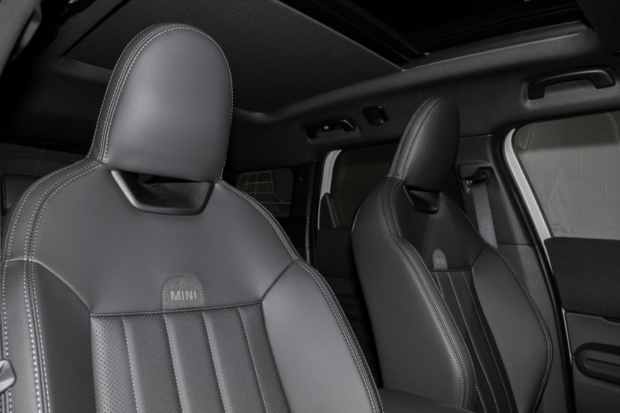 2026 MINI Countryman U25 C Favoured SUV