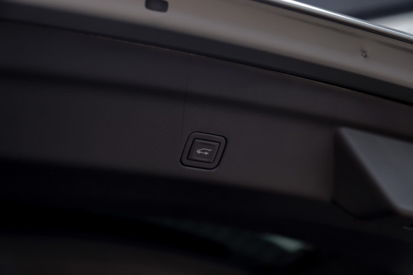 2025 GMC Yukon  Denali Wagon Image 14