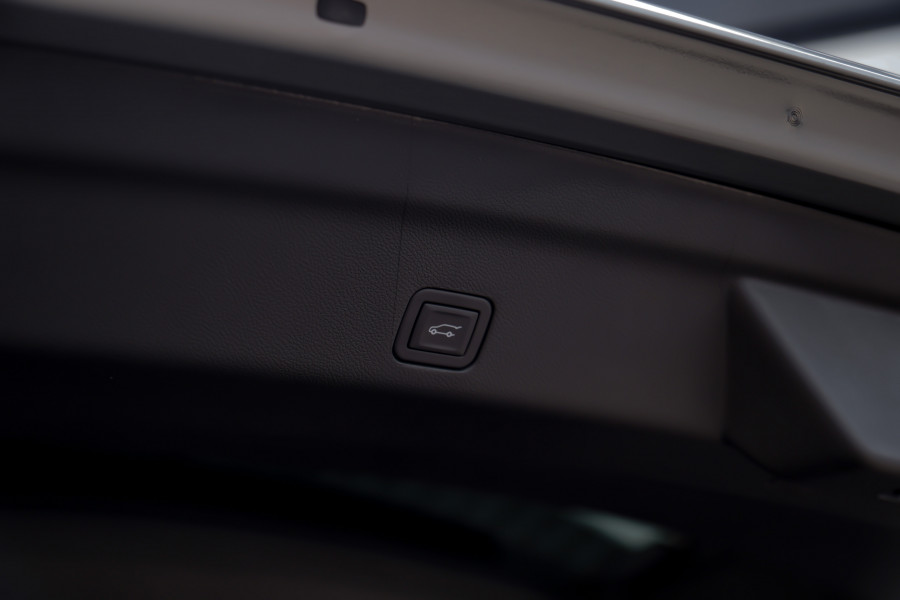 2025 GMC Yukon  Denali Wagon Image 14