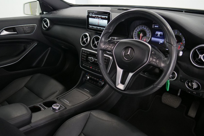 2014 Mercedes-Benz A Class W176 A200 Hatchback Image 14