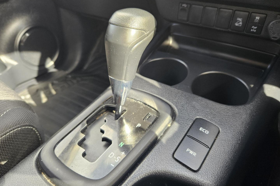 2022 Toyota HiLux GUN126R SR Double-Cab Cab-Chassis Image 34