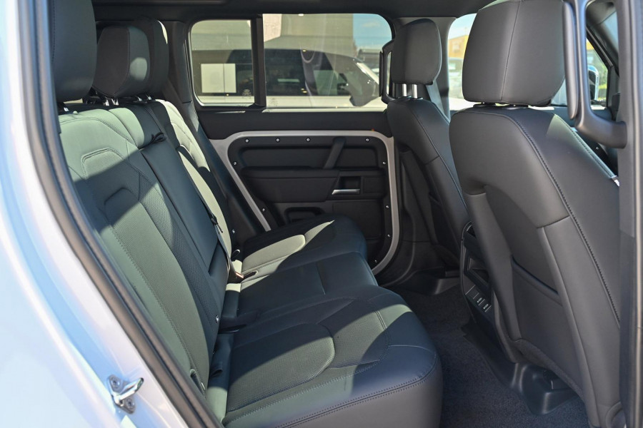 2026 Land Rover Defender L663 110 P425 X-Dynamic SE SUV