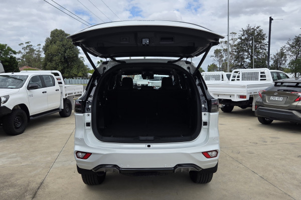 2025 MY25.5 Isuzu MU-X RJ LS-T SUV Image 27