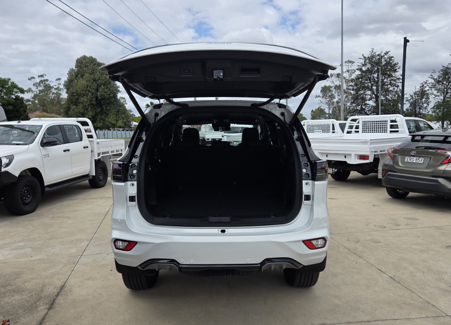 2025 MY25.5 Isuzu MU-X RJ LS-T SUV Image 27