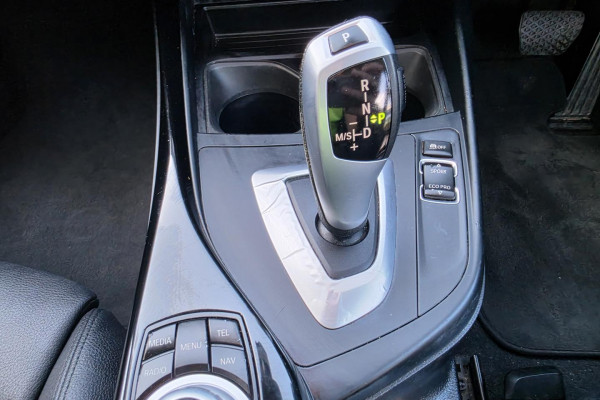 2016 BMW 1 Series F20 LCI 118i Sport Line Hatch Image 17