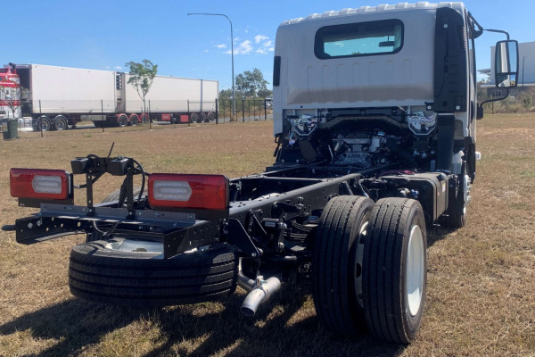 2026 Isuzu NPR 45/65-175 DT D28 Cab Chassis Image 8