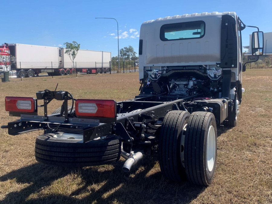 2026 Isuzu NPR 45/65-175 DT D28 Cab Chassis Image 8