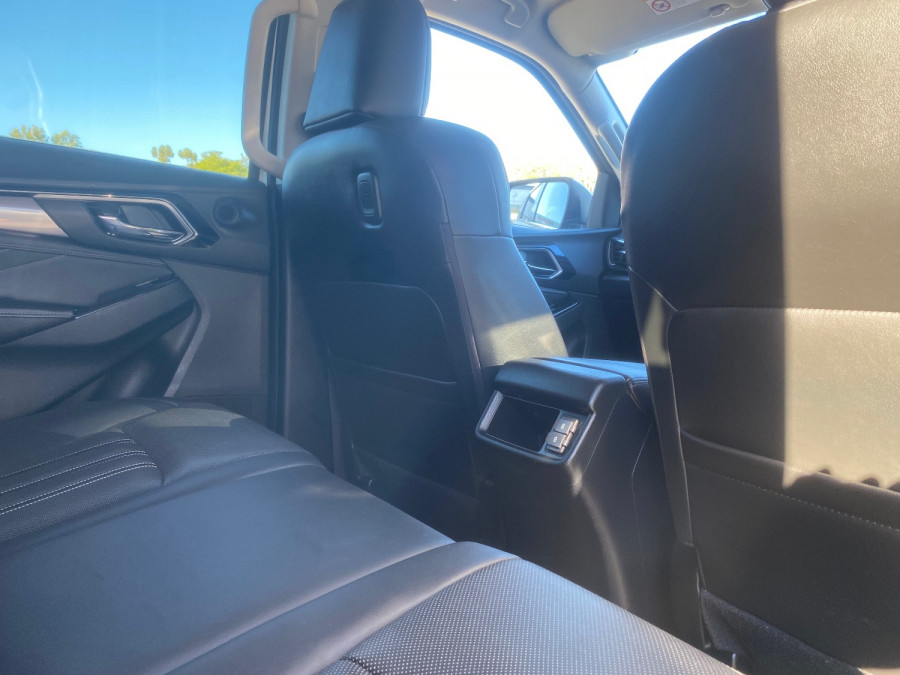 2021 Isuzu MU-X RJ LS-T SUV Image 17