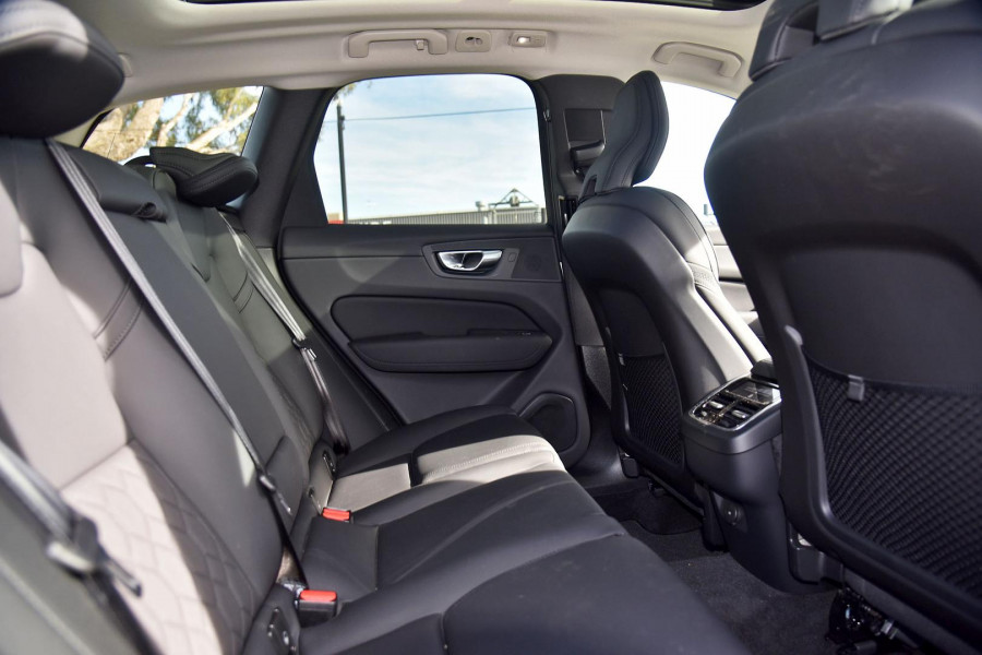 2025 MY26 Volvo XC60 UZ Plus B5 Bright SUV Image 11