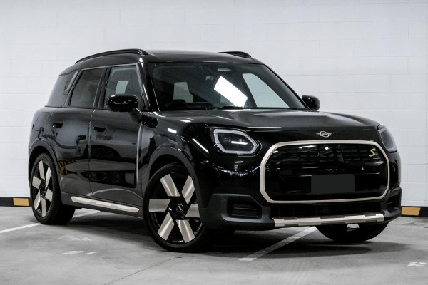 MINI Countryman SE Favoured U25