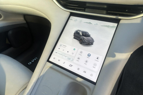2025 MG IM6 S12L Performance SUV Image 15