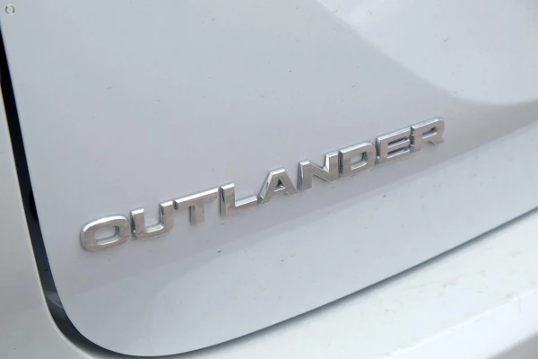 2025 Mitsubishi Outlander ZM LS SUV Image 10