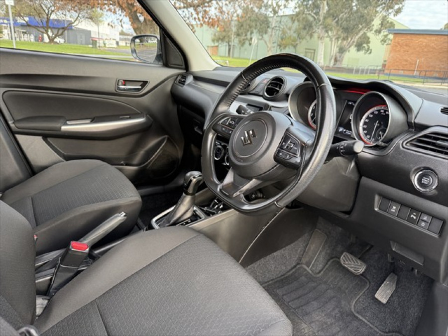 2021 Suzuki Swift GLX SUV Image 10