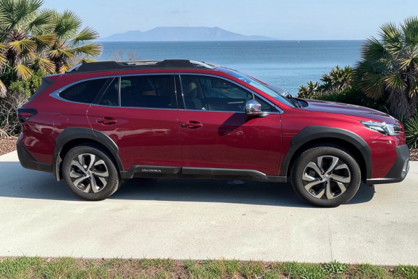 2022 Subaru Outback 6GEN AWD Touring SUV Image 2