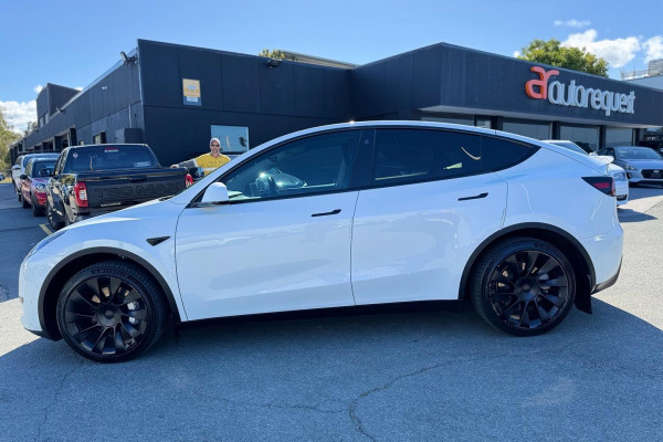 2023 Tesla Model Y  Rear-Wheel Drive SUV Image 11