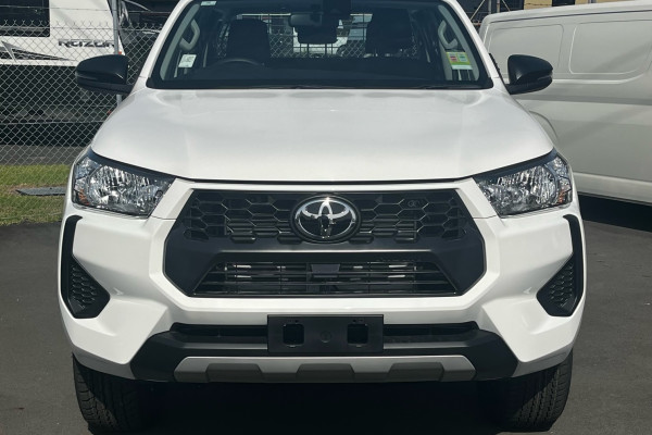 2025 Toyota HiLux GUN126R SR 4x4 Cab Chassis Image 4