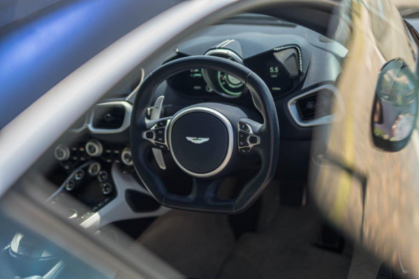 2018 Aston Martin Vantage Coupe Image 7