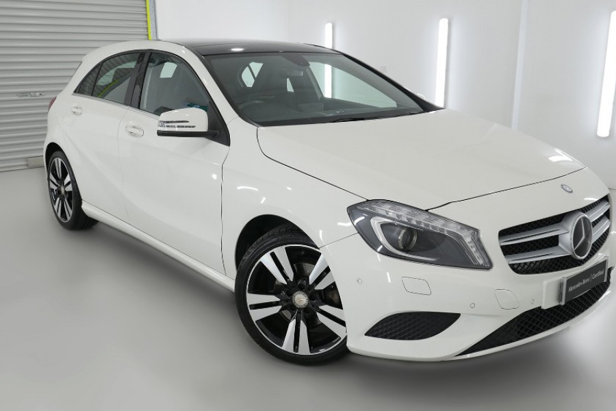 2014 Mercedes-Benz A Class W176 A200 Hatchback Image 1