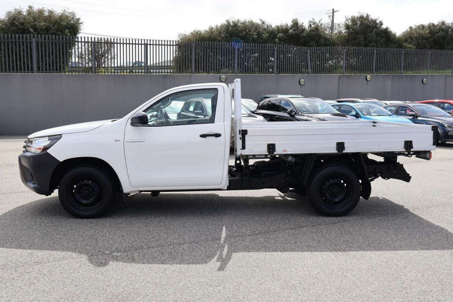 2018 Toyota HiLux TGN WorkMate Single Cab Chassis Image 8