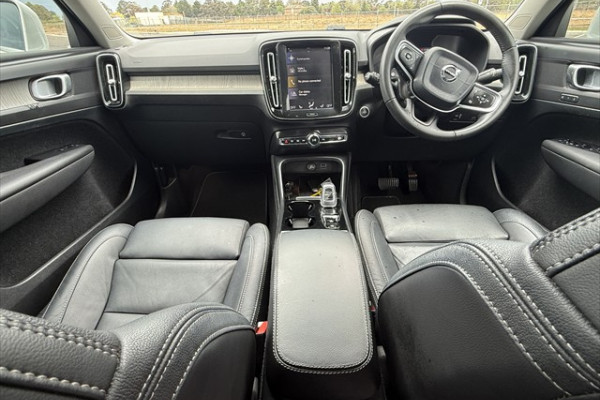 2020 Volvo XC40 XZ T4 Inscription SUV Image 13