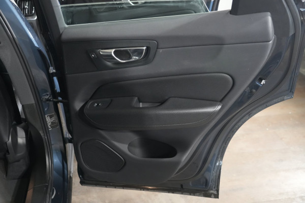 2021 Volvo XC60 UZ B5 Momentum SUV Image 29