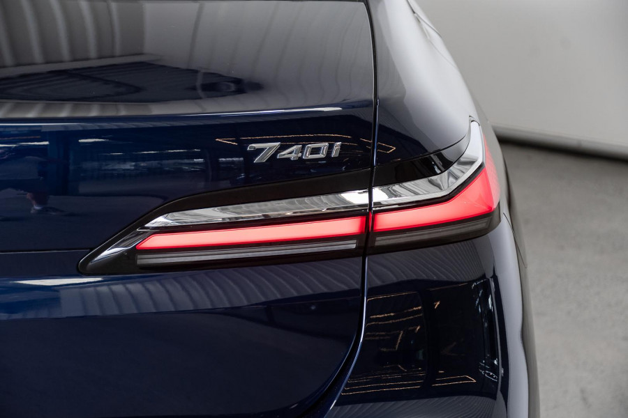 2024 BMW 7 Series G70 740i M Sport Sedan