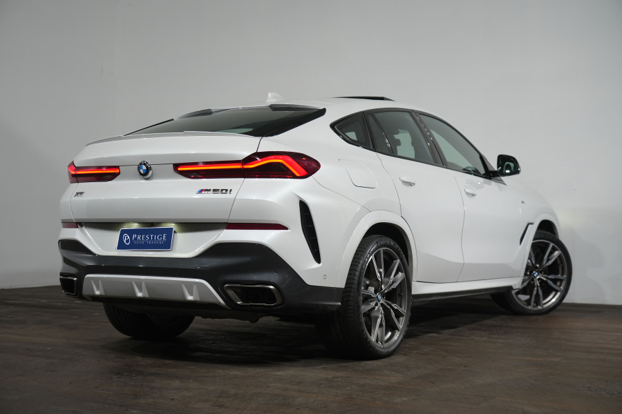 2022 BMW X6 M50i Coupe Image 7