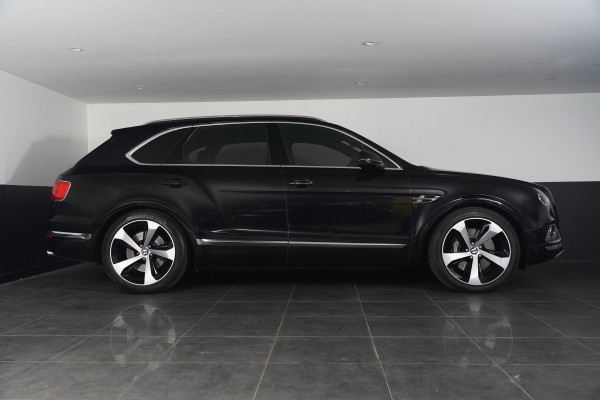 2018 Bentley Bentayga W12 Seven Seat SUV Image 15