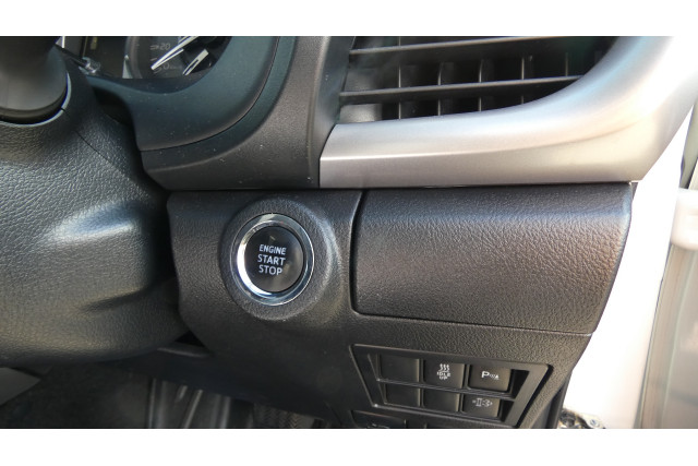 2021 Toyota HiLux GUN126R SR5 + PREMIUM INTERIOR 4X4 Ute Image 17